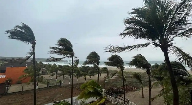 மெக்சிகோ சூறாவளி – 10 பேர் உயிரிழப்பு - 33 பேர் மாயம்
